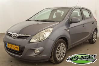 krockskadad bil auto Hyundai I-20 1.2i Airco Dynamic Version 2010/6