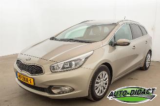 krockskadad bil auto Kia Cee d Sportwagon 1.6 GDI Navi Plus Pack 2012/12
