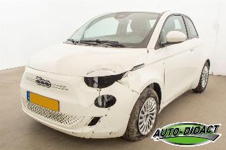 Schadeauto Fiat 500 Elek 24KWH 10.336 km 2023/3