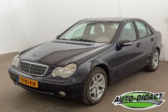 krockskadad bil auto Mercedes C-klasse C180 K. Amice 2003/10
