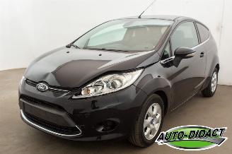 krockskadad bil auto Ford Fiesta 1.6 TDCi Clima ECOnetic Trend 2011/12