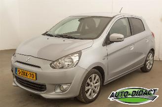 krockskadad bil auto Mitsubishi Space-star 1.2 Airco Intense+ 2015/2