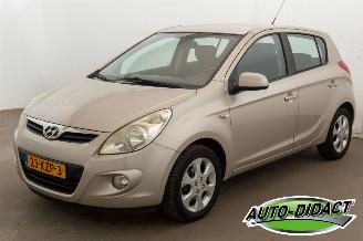 krockskadad bil auto Hyundai I-20 1.2i Clima Business Edition 2010/3
