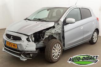 krockskadad bil auto Mitsubishi Space-star 1.2 Automaat 19.622 km Airco Life 2017/6