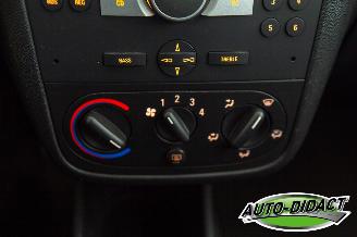 Opel Corsa 1.0-12V 110.654 km Essentia picture 9