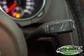 Volkswagen Golf 2.0 TDI Automaat Clima Navi Leder Highline picture 14