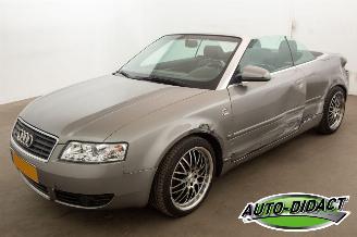 krockskadad bil auto Audi A4 Cabrio 1.8 Clima Leder 2003/4