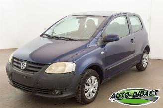krockskadad bil auto Volkswagen Fox 1.2 2005/6