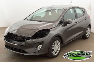 Schadeauto Ford Fiesta 1.0 82.494 km Airco Navi 2018/8