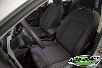 Volkswagen Golf 1.0 TSI 3129 km Clima Navi Camera Life Business picture 25