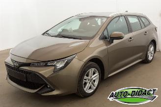 krockskadad bil auto Toyota Corolla 1.2 117.487 km Clima Navi Camera 2021/3