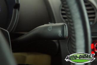 Volkswagen New-beetle 2.0 Cabriolet Highline Airco picture 13