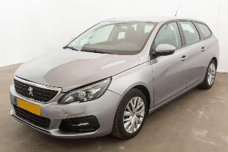 Schadeauto Peugeot 308 1.2 PureTech Clima Navi Blue Lease 2019/2