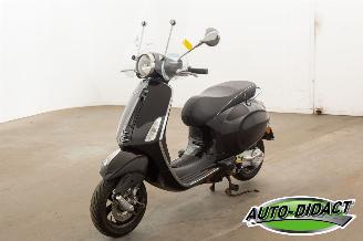 Schade scooter Vespa  Primavera 2015/1
