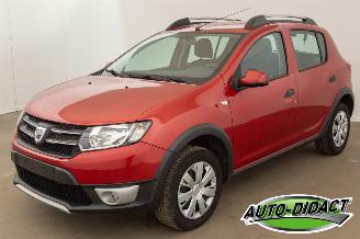 krockskadad bil auto Dacia Sandero Stepway 0.9 TCe 92.492 km Carpas Navi Airco 2015/1