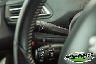 Peugeot 308 1.6 BlueHDi Clima Navi Camera Feline picture 15