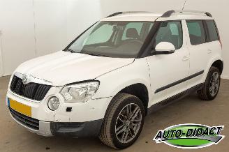 damaged passenger cars Skoda Yeti 1.2 TSI Automaat Airco Navi Ambition 2013/2