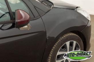 Citroën DS3 1.6 e-HDi Clima Navi So Chic picture 32