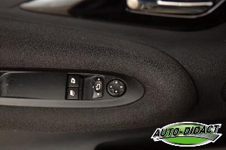 Citroën DS3 1.6 e-HDi Clima Navi So Chic picture 12