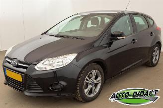 Schadeauto Ford Focus 1.0 EcoBoost Airco Navi Edition 2014/4