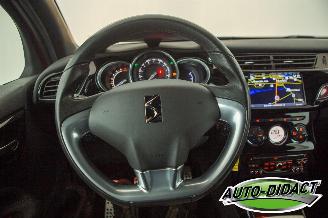 Citroën DS3 1.2 VTi Navi Clima So Chic picture 5