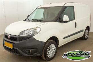 Vaurioauto  commercial vehicles Fiat Doblo Cargo 1.6 MJ L1H1 Airco MOTORSCHADE 2017/6