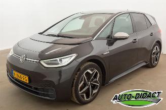 Vaurioauto  passenger cars Volkswagen ID.3 First Plus 58 kWh Camera Navi Clima 2020/12