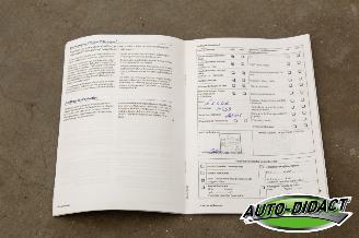 Volkswagen Golf 1.6 TDI Navi Clima picture 28