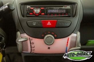 Peugeot 107 1.0-12V XR picture 7