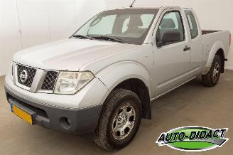 danneggiata veicoli commerciali Nissan Navara 2.5 dCi XE King Cab 2007/11