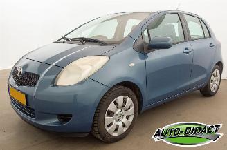 krockskadad bil auto Toyota Yaris 1.3 VVTi Sol Airco 2006/3