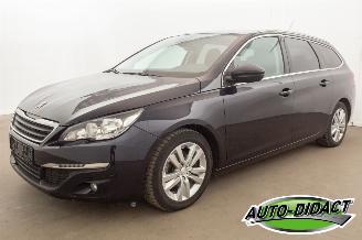 krockskadad bil auto Peugeot 308 1.6 Active Clima Navi Camera Pano 2015/9