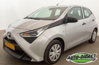 Damaged car Toyota Aygo 1.0 VVT-i x-fun Airco 2021/10