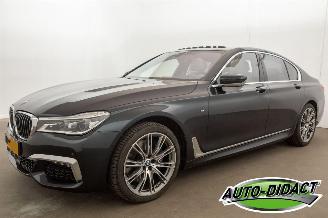 krockskadad bil auto BMW 7-serie 740d xDrive Automaat Navi Camera Elek Dak Leder High Executive 2019/2