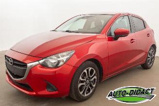 skadebil auto Mazda 2 1.5 66 KW  Airco Navi Ambition 2017/8