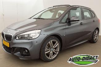 Vaurioauto  passenger cars BMW 2-serie Active Tourer 218i Automaat Pano Leder Centennial High Executive 2017/5