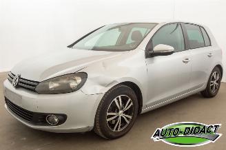 uszkodzony samochody osobowe Volkswagen Golf 1.6 TDI Clima Navi BlueMotion 2011/9