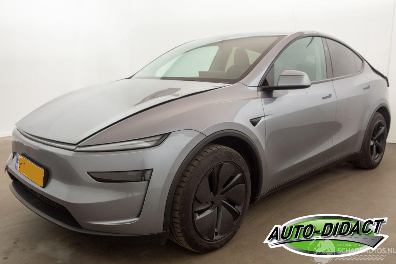 Tesla Model Y Premium 75 kWh Long Range AWD verrijdbaar