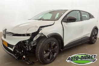 Damaged car Renault Mégane E-Tech Urban Range Evolution 40 kWh 2025/5
