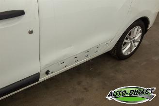 Dacia Lodgy 1.3 TCe Comfort 7p. Motorschade picture 27