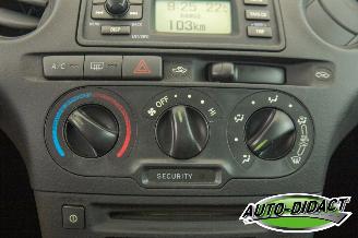 Toyota Yaris 1.0 VVT-i Idols Airco picture 8