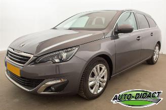 Damaged car Peugeot 308 1.2 PureTech Navi Clima Pano Blue Lease Premium 2016/3