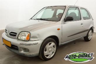 damaged passenger cars Nissan Micra 1.0 Trend 137.404 km 2000/10