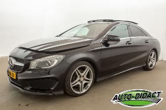 krockskadad bil auto Mercedes Cla-klasse 200 Edition 1 Open dak 2013/5