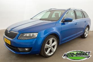 krockskadad bil auto Skoda Octavia 1.2 TSI 77KW LEER 2013/9