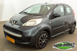uszkodzony samochody osobowe Peugeot 107 1.0-12V Airco Sublime 2010/3