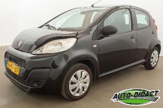 uszkodzony samochody osobowe Peugeot 107 1.0 Airco Access Accent 2013/4