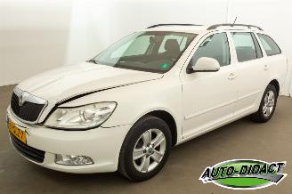 uszkodzony samochody osobowe Skoda Octavia 1.2 TSI Airco Ambition 2011/10