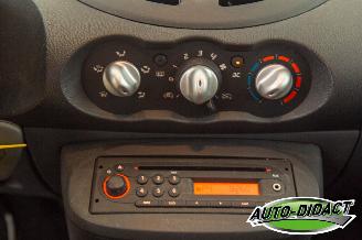 Renault Twingo 1.2-16V Airco 72.428 km NAP 1e eigenaar Authentique picture 9