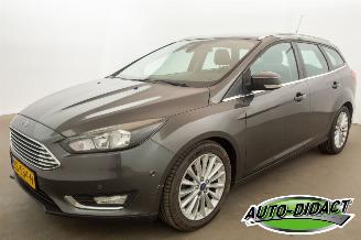 uszkodzony samochody osobowe Ford Focus 1.0 92 kw VERBRUIKT KOELVLOEISTOF Navi Clima Titanium Edition 2015/12